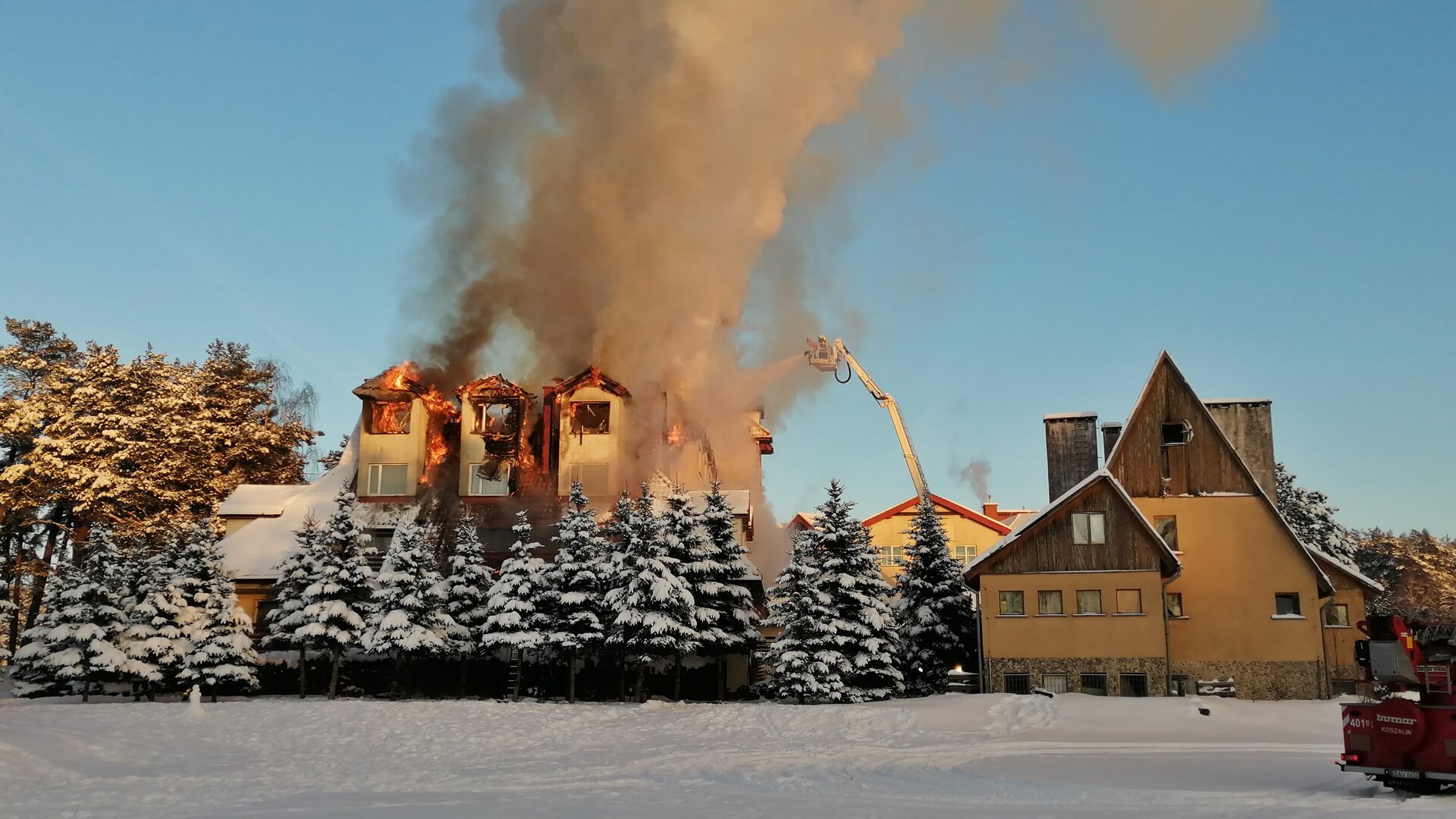 Ogromny Pozar Hotelu W Augustowie Zdjecia Wideo