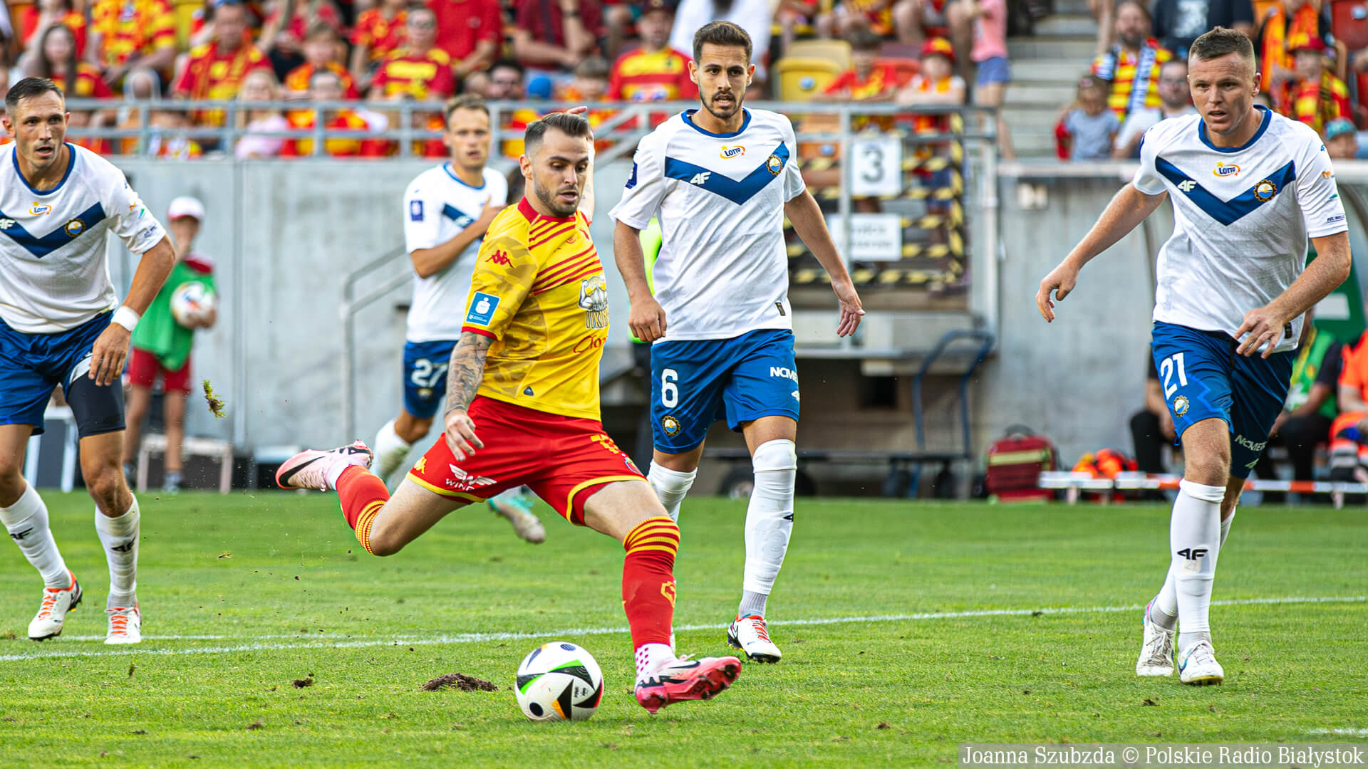 Two goals, missed penalty – Jagiellonia Białystok wins against Stal Mielec [zdjęcia, wideo]