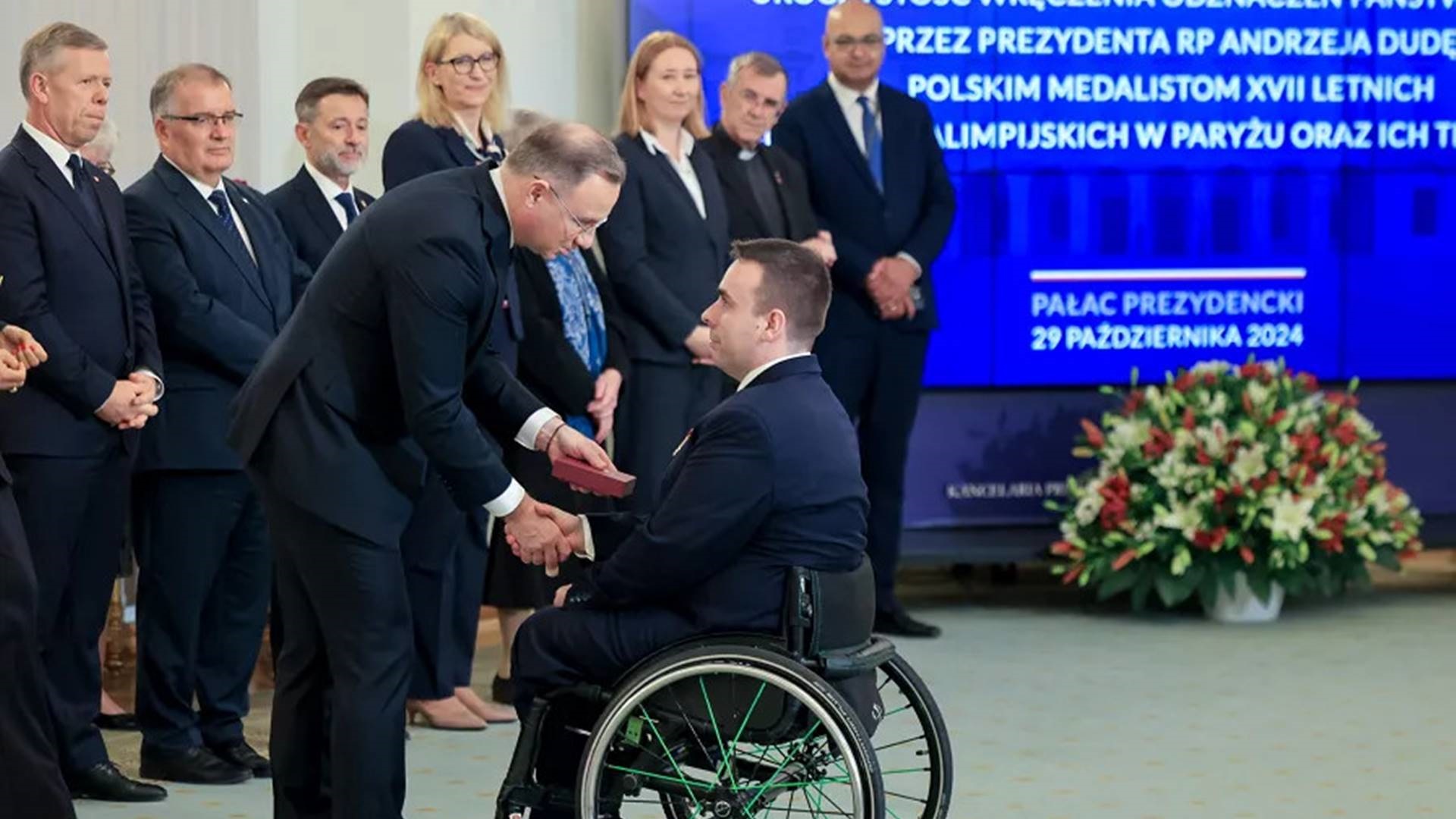 Rafał Czuper odznaczony Krzyżem Oficerskim Orderu Odrodzenia Polski, 29.10.2024, źródło: prezydent.pl