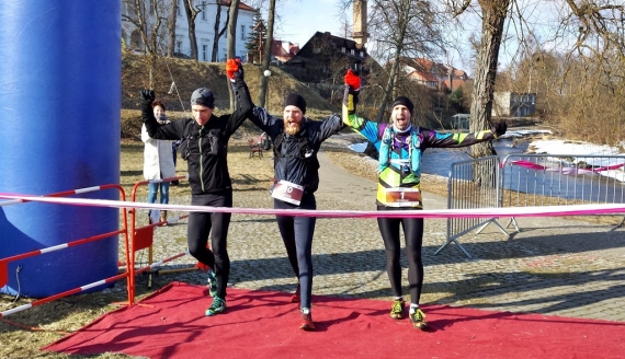 Bartek Osior, Tomasz Antosiak i Rafał Gaczyński - zwycięzcy na 80 km biegu "Ultra Śledź", fot. Marcin Mazewski