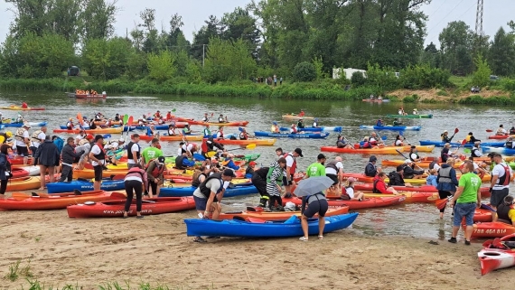 Jedenasta edycja imprezy "500 kajaków", największego spływu po rzece Bug, 3-4.08.2024, fot. Adam Dąbrowski.