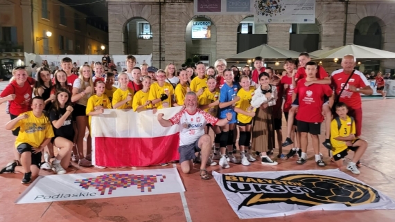 Szczypiornistki UKS-u 50 Białystok wygrały turniej Interamnia World Cup, źródło: Facebook UKS 50 Białystok
