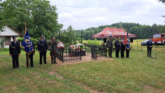 Mieszkańcy Tryczówki uczcili pamięć ofiar mordu dokonanego na mieszkańcach okolicznych wsi, fot. Joanna Sikora