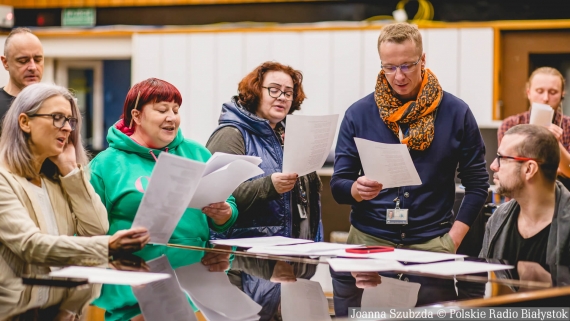 Próba przed nagraniem radiowej świątecznej piosenki, Studio Rembrandt Polskiego Radia Białystok, 28.11.2024, fot. Joanna Szubzda