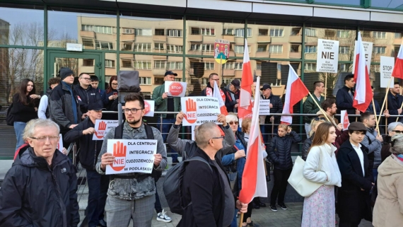 Protest Konfederacji przed Urzędem Marszałkowskim, 11.03.2025, fot. Marcin Gliński