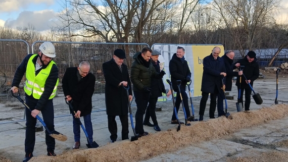 Wbicie łopaty pod gmach Powiatowego Urzędu Pracy, 17.12.2024, fot. Marcin Gliński