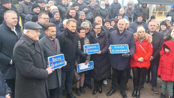 Samorządowcy i mieszkańcy Grabówki oficjalnie rozpoczęli działalność nowej gminy, 1.01.2025, fot. Marcin Gliński