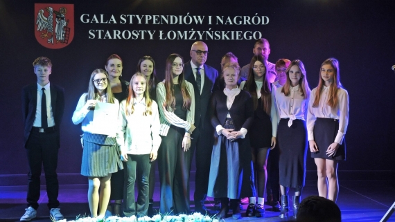 Gala stypendiów i nagród starosty łomżyńskiego, 13.11.2024, fot. Adam Dąbrowski