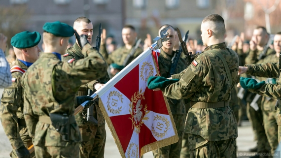 Przysięga żołnierzy 18. Łomżyńskiego Pułku Logistycznego, 8.03.2025, fot. Paweł Wądołowski