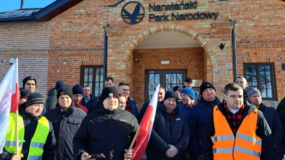 Protest rolników pod siedzibą Narwiańskiego Parku Narodowego w Kurowie, 21.02.2025, fot. Marcin Gliński