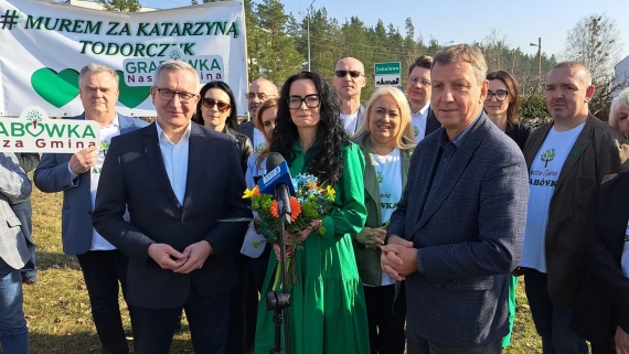 Andrzej Halicki i Robert Tyszkiewicz poparli Katarzynę Todorczuk w wyborach na wójta Grabówki, 8.03.2025, fot. Grzegorz Pilat