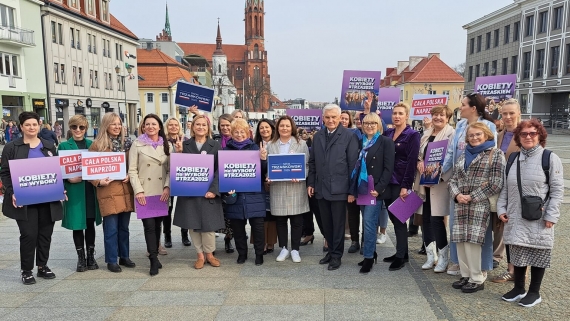 Zwolenniczki kandydatury Rafała Trzaskowskiego na prezydenta, 9.03.2025, fot. Grzegorz Pilat