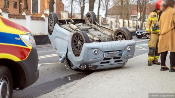 Wypadek na ulicy Giełczyńskiej w Łomży, 11.03.2025, fot. Paweł Wądołowski