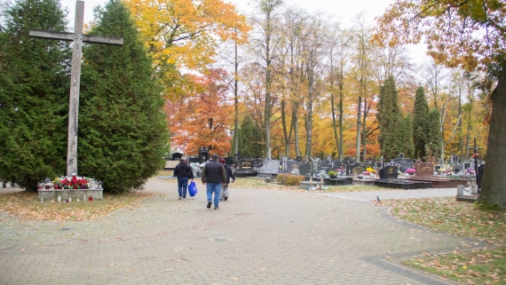 Odwiedziliśmy groby pracowników Polskiego Radia Białystok, 30.10.2024, fot. Gabriela Lasota